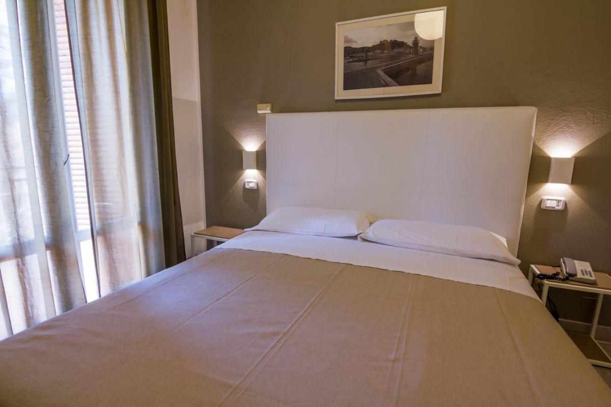 Hotel Mirella Castiglione della Pescaia Ruang foto