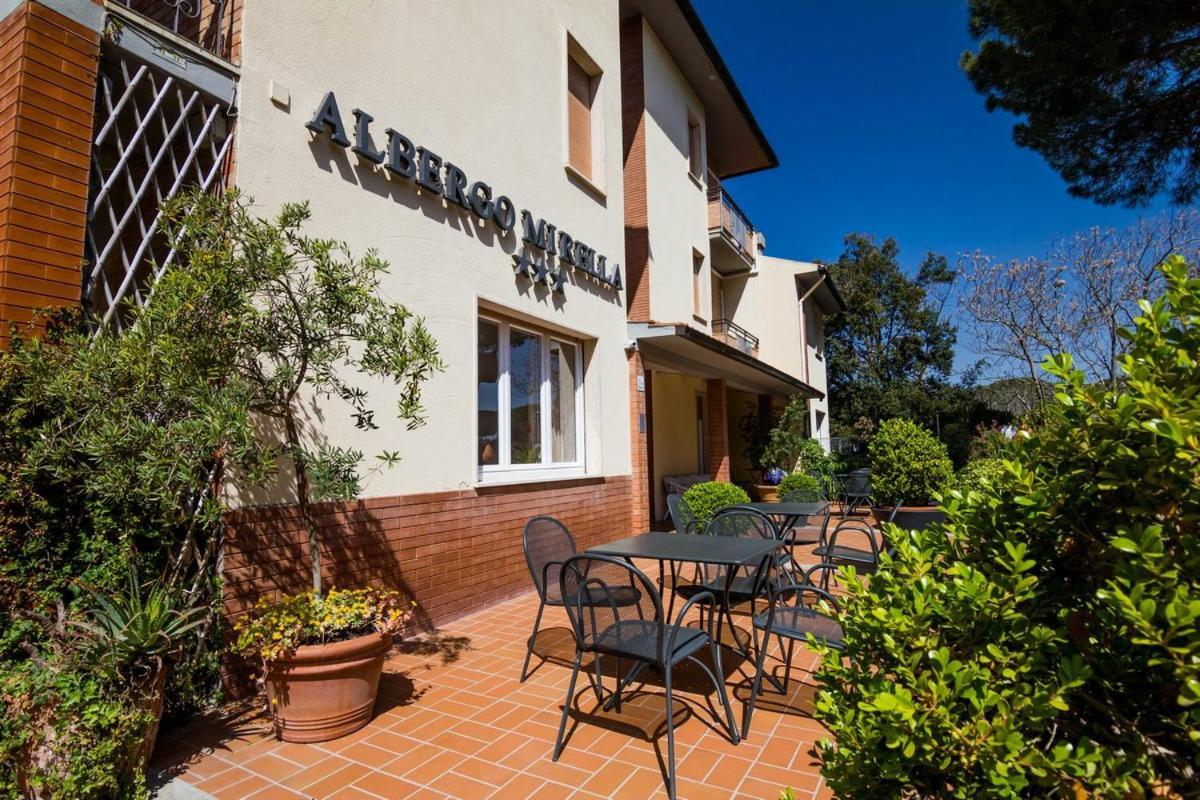 Hotel Mirella Castiglione della Pescaia Bagian luar foto